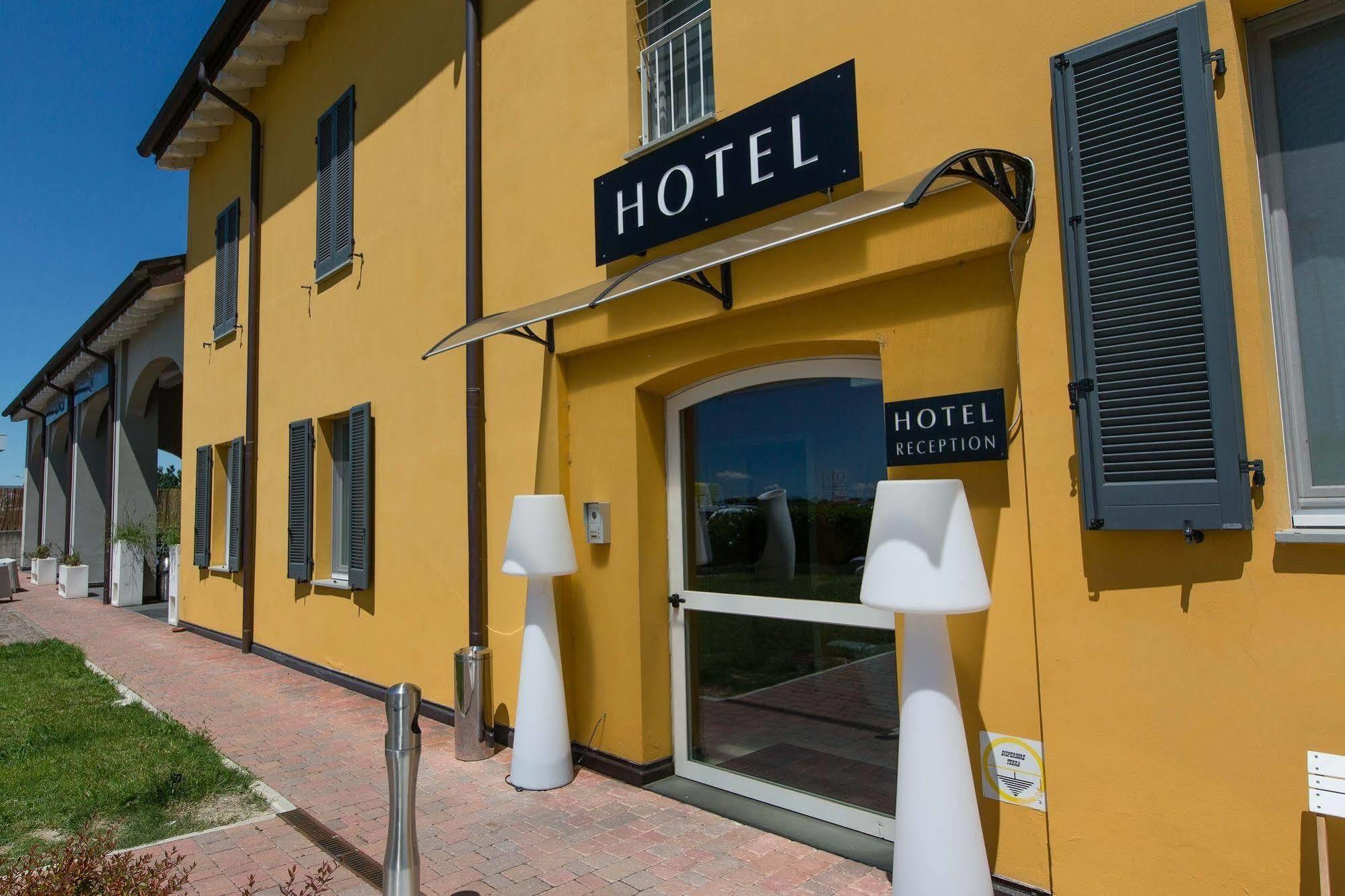 פארמה Hotel Forlanini 52 מראה חיצוני תמונה